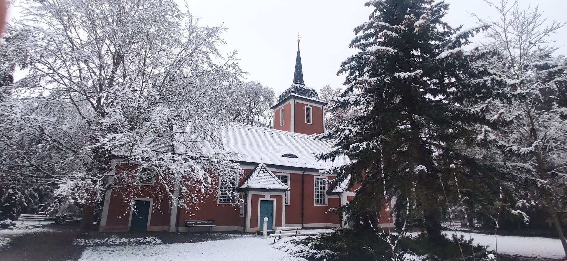 Die Kirche im Schnee